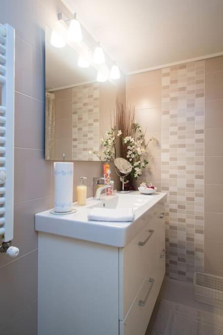 Top-Rated 1-Bedroom Apartment In The Heart Of Atina Dış mekan fotoğraf